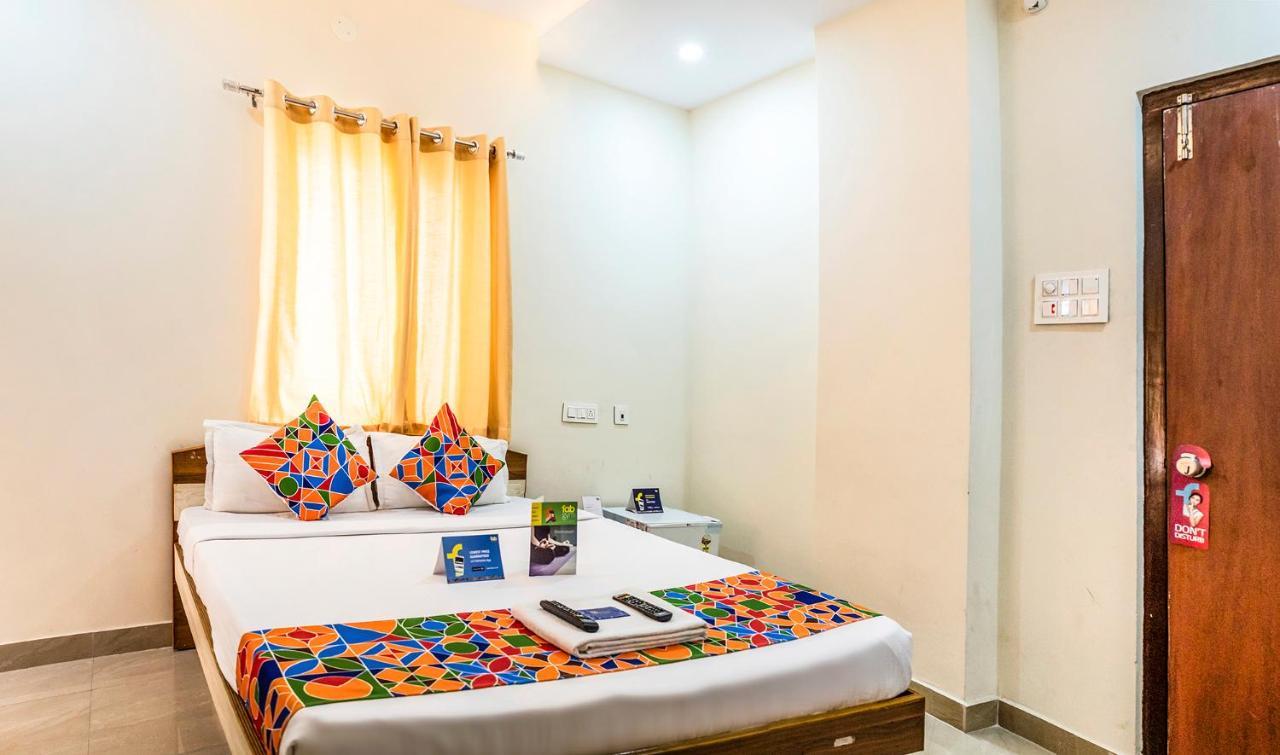 Fabexpress Sri Lakshmi Deluxe Sivarampalli Hyderabad Exterior foto