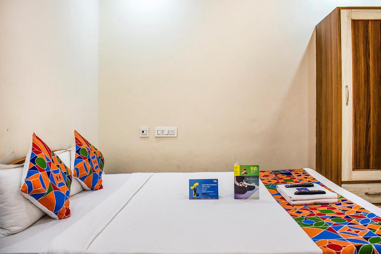 Fabexpress Sri Lakshmi Deluxe Sivarampalli Hyderabad Exterior foto